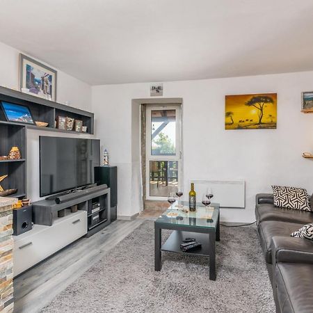 Stone House Knez Apartment Vrbnik Bagian luar foto