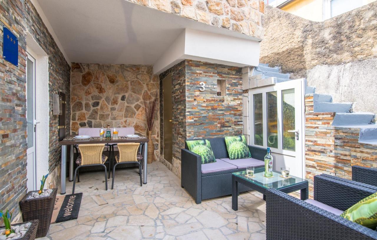 Stone House Knez Apartment Vrbnik Bagian luar foto