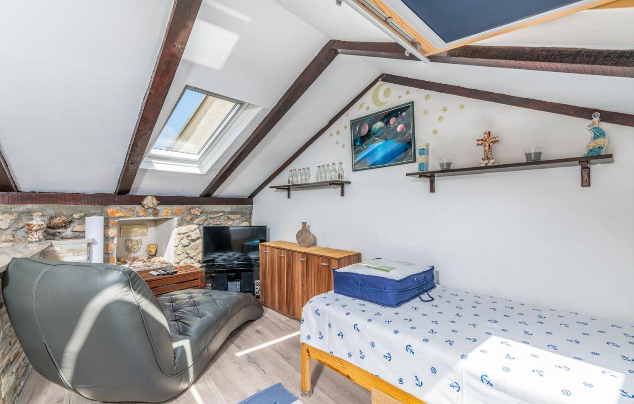 Stone House Knez Apartment Vrbnik Bagian luar foto