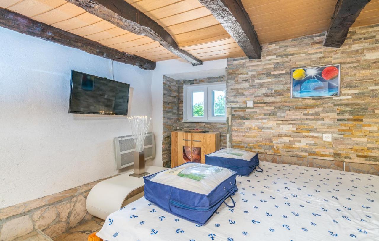 Stone House Knez Apartment Vrbnik Bagian luar foto