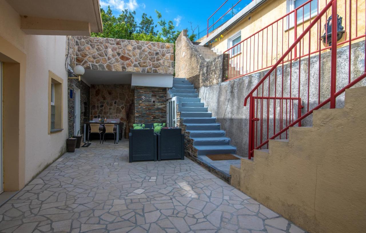 Stone House Knez Apartment Vrbnik Bagian luar foto